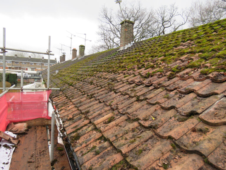 Tiled,Roof,Repairs